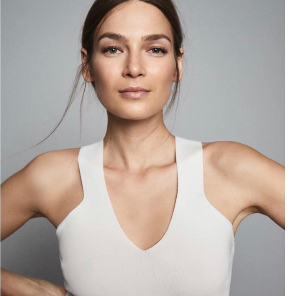 Reiss Knitted Front And Back Sleeveless V-Neck Top. GORGEOUS. Yellow. Size:S - Picture 12 of 15